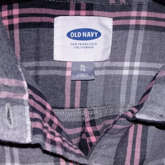 SOLD. Old Navy Flannel Top, Gray-Pink-White, XL - Picture 4 of 7